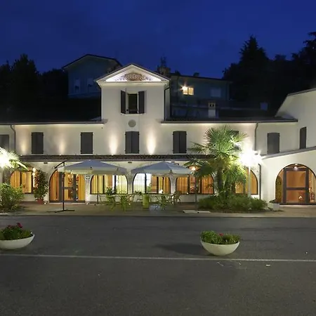 Hotel Ristorante La Grotta 3*